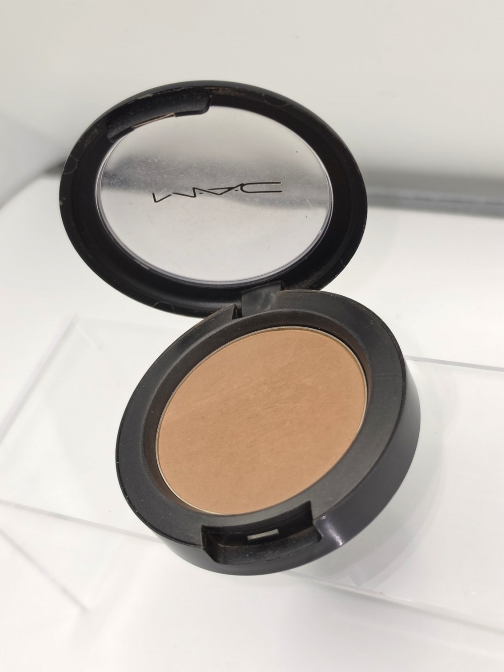 DISCONTINUED MAC POWDER BLUSH- "TANTONE"